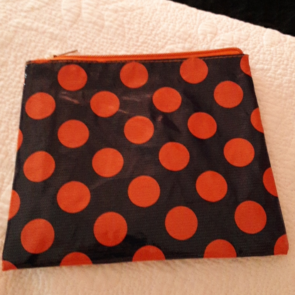 Make Up bag. - Picture 2 of 6